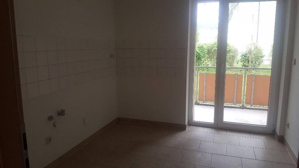 Attraktive 3-Raum-Wohnung mit Balkon mit Fußbodenheizung – Chemnitz – Vorschaubild 4