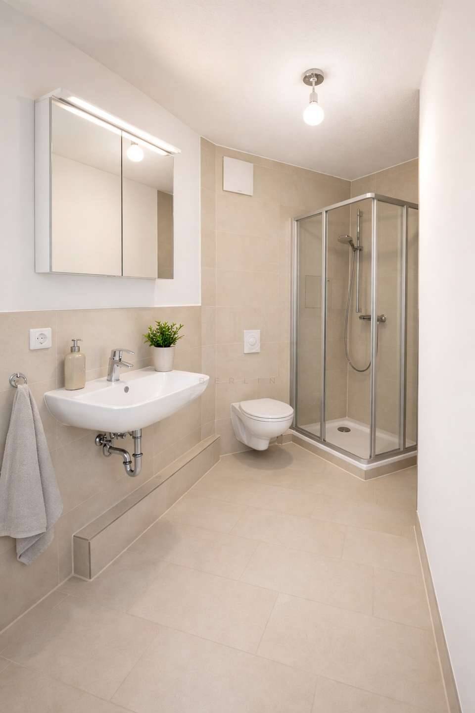 Modernisierte 1,5-Zimmer-Wohnung mit Balkon in gefragter Lage - nahe Adlershof & Flughafen BER – Berlin – Vorschaubild 3