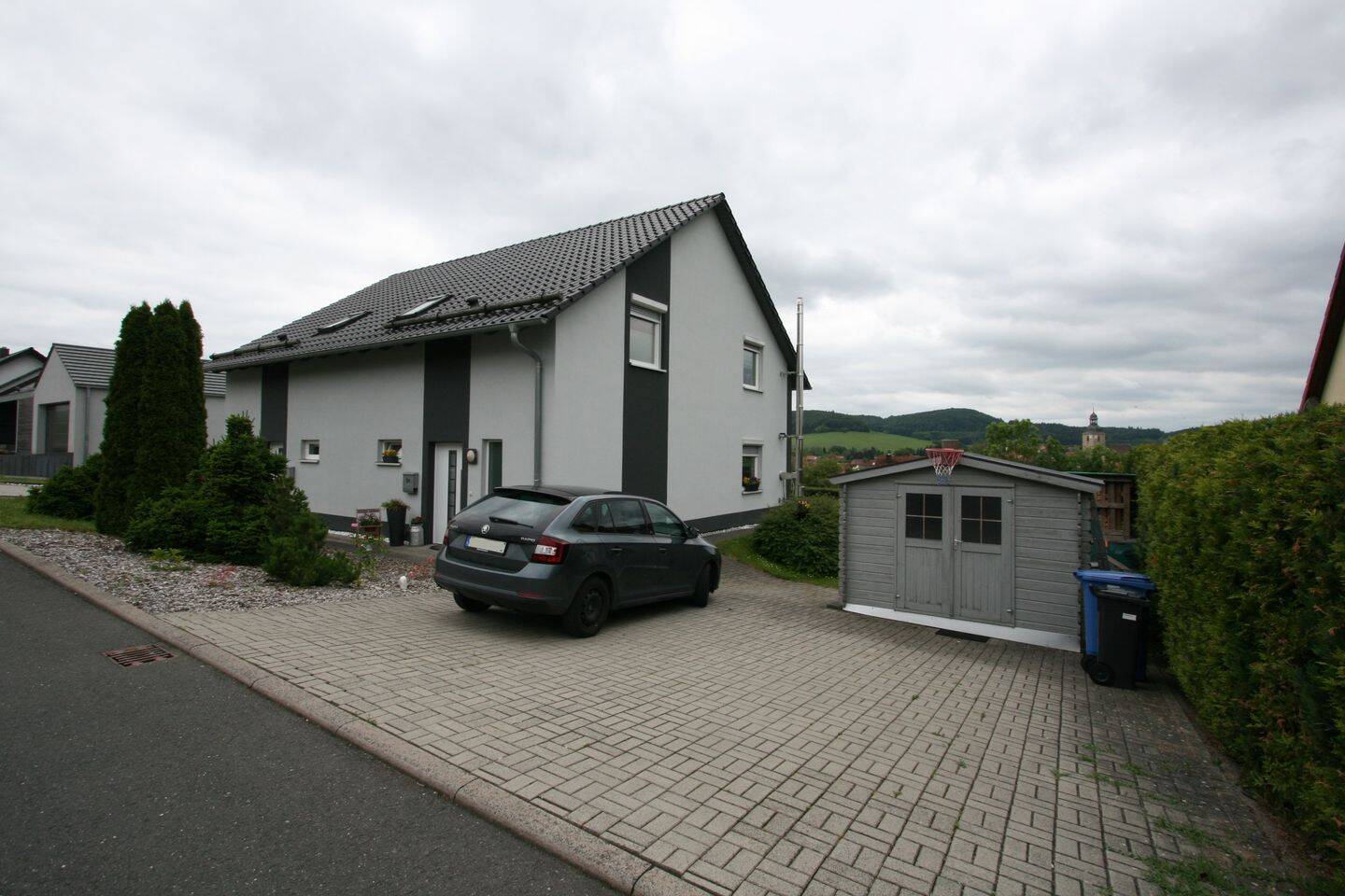 Kapitalanlage oder Mehrgenerationenwohnen - Modernes Doppelhaus in Jüchsen – Grabfeld – Vorschaubild 2