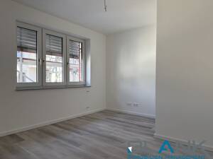 Hochattraktive 3 Zimmer Wohnung mit eigenem Eingang und Balkon - Erstbezug – 71083 Herrenberg – Vorschaubild 1