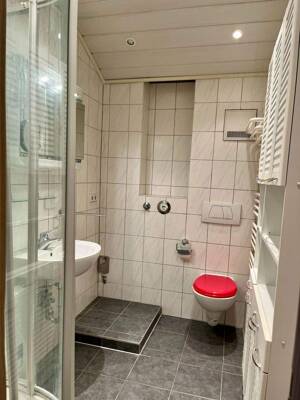 Unvermietete 3-Zimmer-Wohnung mit zwei Balkonen & Hobbyraum in Stuttgart-West – 70176 Stuttgart – Vorschaubild 8