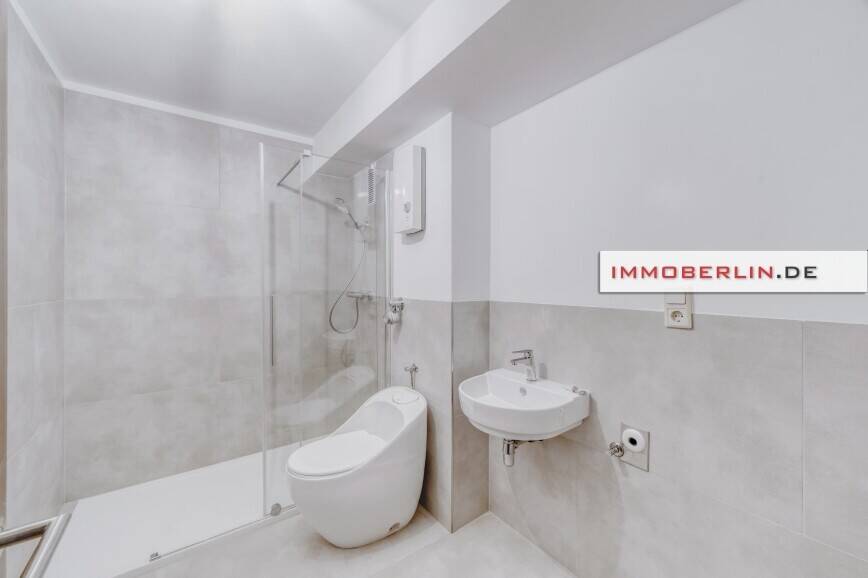 IMMOBERLIN.DE - Frisch saniert! Lichtdurchflutete Wohnung mit ruhiger Westterrasse – Berlin – Vorschaubild 3