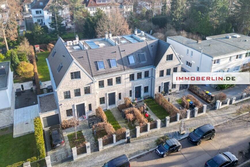 IMMOBERLIN.DE - Großartiges Townhouse mit exquisitem Interieur-Design in feiner Lage – Berlin – Bild 1 von 9
