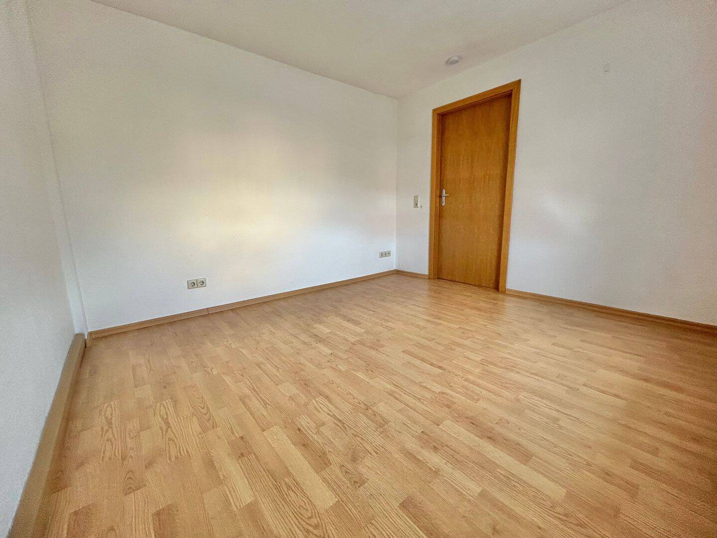 Einfamilienhaus mit Garage und Garten in beliebter Wohnlage – Kölleda – Vorschaubild 3