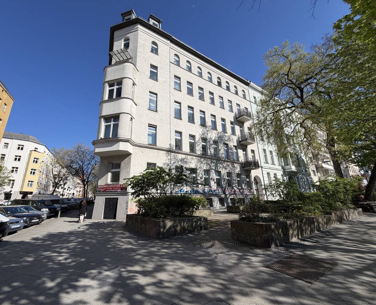 Kapitalanleger aufgepasst - Geräumige Altbauwohnung unweit dem Viktoriapark und Bergmannkiez