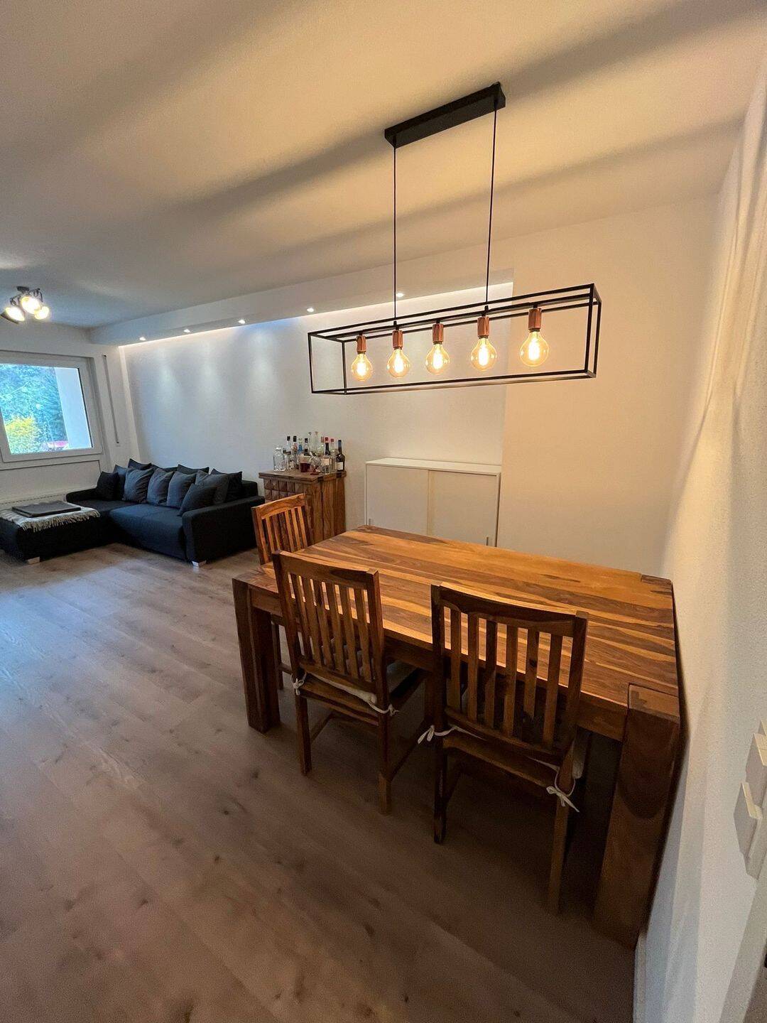 Vollmöblierte 2,5-Zimmerwohnung mit Garten, direkt am Pegnitzgrund und Blick ins Grüne! Markeneinbauküche sowie Markenelektrogeräte. – Nürnberg – Vorschaubild 3