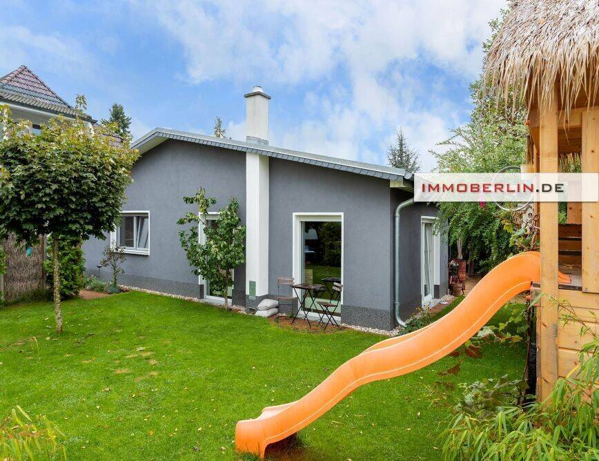 IMMOBERLIN.DE - Exzellenter Bungalow mit Ausbaupotential in wohnlicher Familienlage – Berlin – Bild 1 von 9