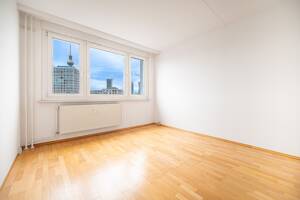 ?? Berlin-Mitte Skyline-Blick aus der 10. Etage - Bezugsfreie 2 Zi Whg mit West-Ausrichtung & Aufzug – 10179 Berlin – Vorschaubild 4