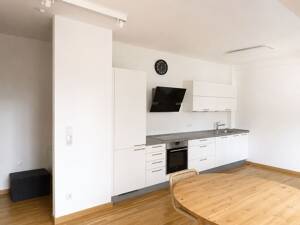 Bezugsfrei in Berlin-Kladow: 3-Zimmer-Dachgeschosswohnung mit Dachterrasse, Sauna und Fitnessbereich – 14089 Berlin – Vorschaubild 5