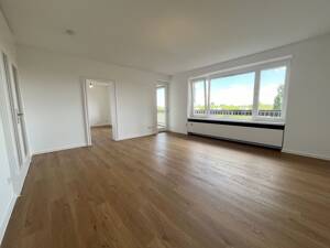 Neues Familien-Zuhause! Modernisierte 4 Zimmer mit Einbauküche Umlaufbalkon, 2 neue Bäder, Aufzug – 50968 Köln – Vorschaubild 2