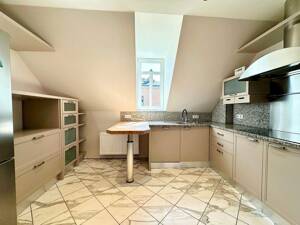 * Helle und sehr schöne 5-Zimmer-Wohnung in denkmalgeschützter Villa * – 1277 Dresden – Vorschaubild 6