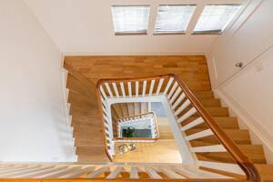 Hochwertiges Einfamilienhaus, 228 Wohnfl., 3 Etg., 5 Schlz., Terrasse, 2 Balkone, 3 Bäder & Sauna – 44141 Dortmund – Vorschaubild 2