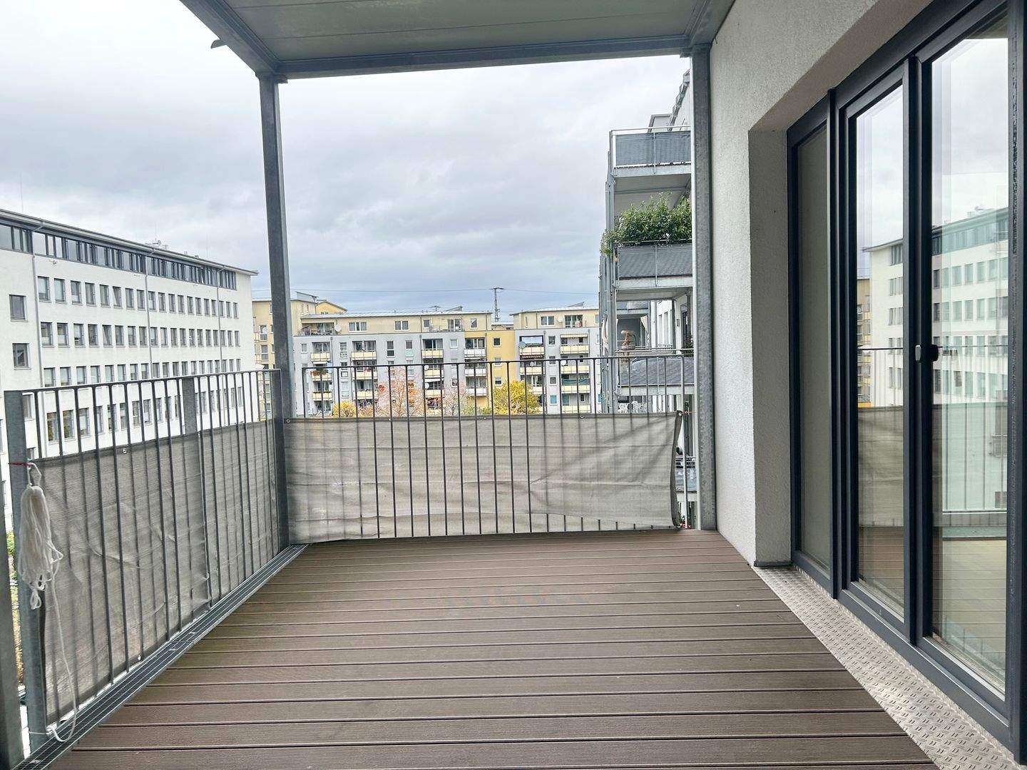 ***BEAUTIFUL*** 2 ZIMMER WOHNUNG MIT EINBAUKÜCHE, BALKON UND TIEFGARAGEN-STELLPLATZ – Nürnberg – Vorschaubild 8