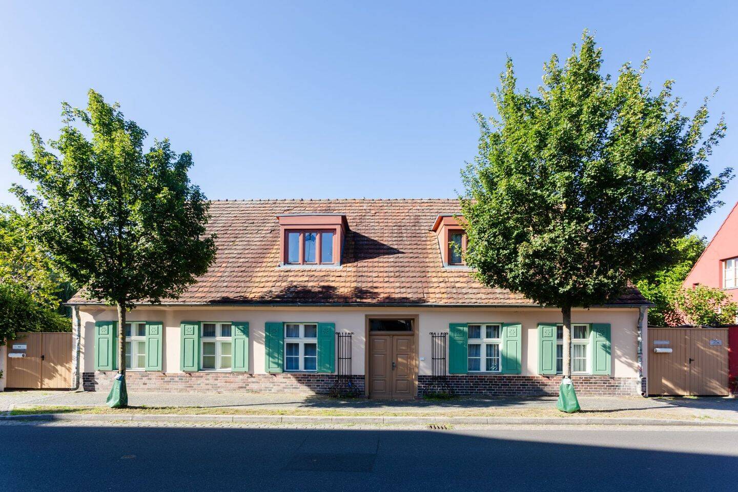 Historic weaver's house in Potsdam-Babelsberg - stylishly renovated with three residential units – Potsdam – Bild 1 von 8