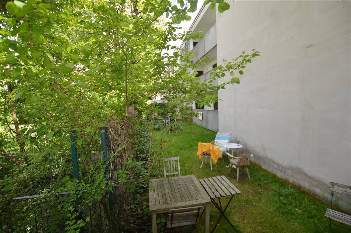 Provisionsfrei ** Ruhige sanierte 2 Zimmer Wohnung mit Garten in Bestlage zum Selbstbezug **