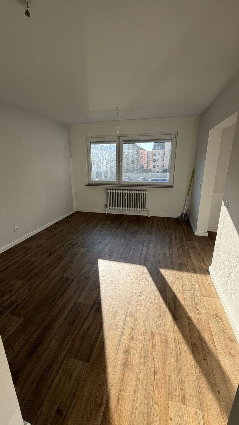 Helle 2-Zimmer-Wohnung mit Balkon im 1. Obergeschoss – Nähe Nordklinikum – Nürnberg – Vorschaubild 3