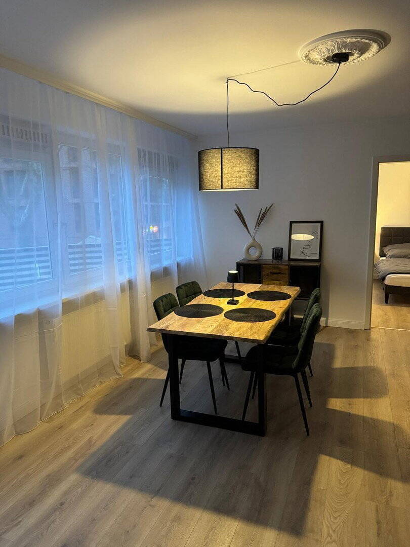 "Move in ready" möblierte 70 qm City-Wohnung im Herzen von Wiesbaden (ab 01.09) – Wiesbaden – Vorschaubild 3