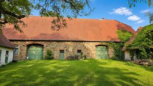 Historisches Gebäude mit zwei Baugrundstücken in BE-Wehrendorf!