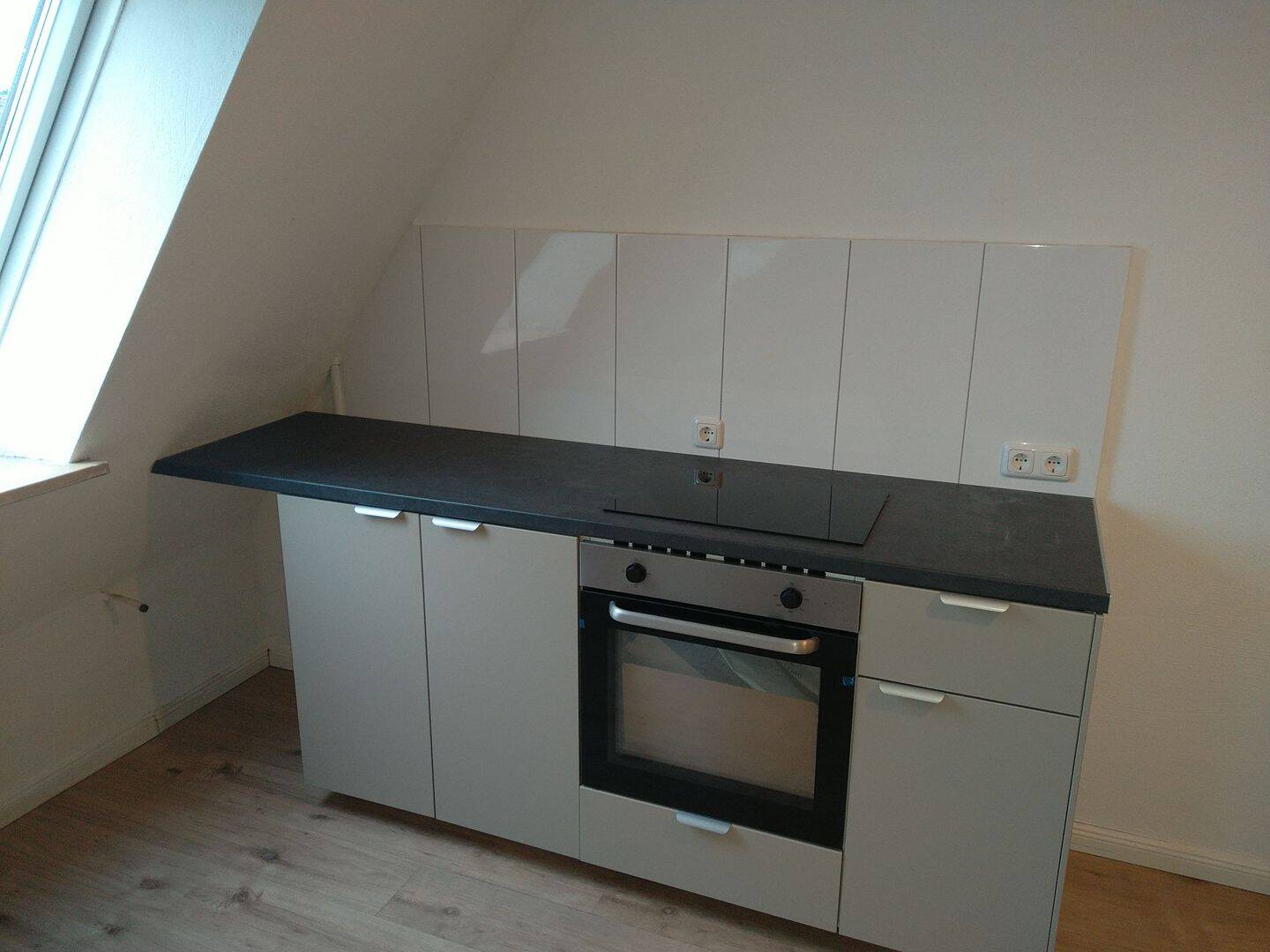 2 gepflegte und moderne 1 Zimmer Dachgeschosswohnungen – Bremen – Vorschaubild 3