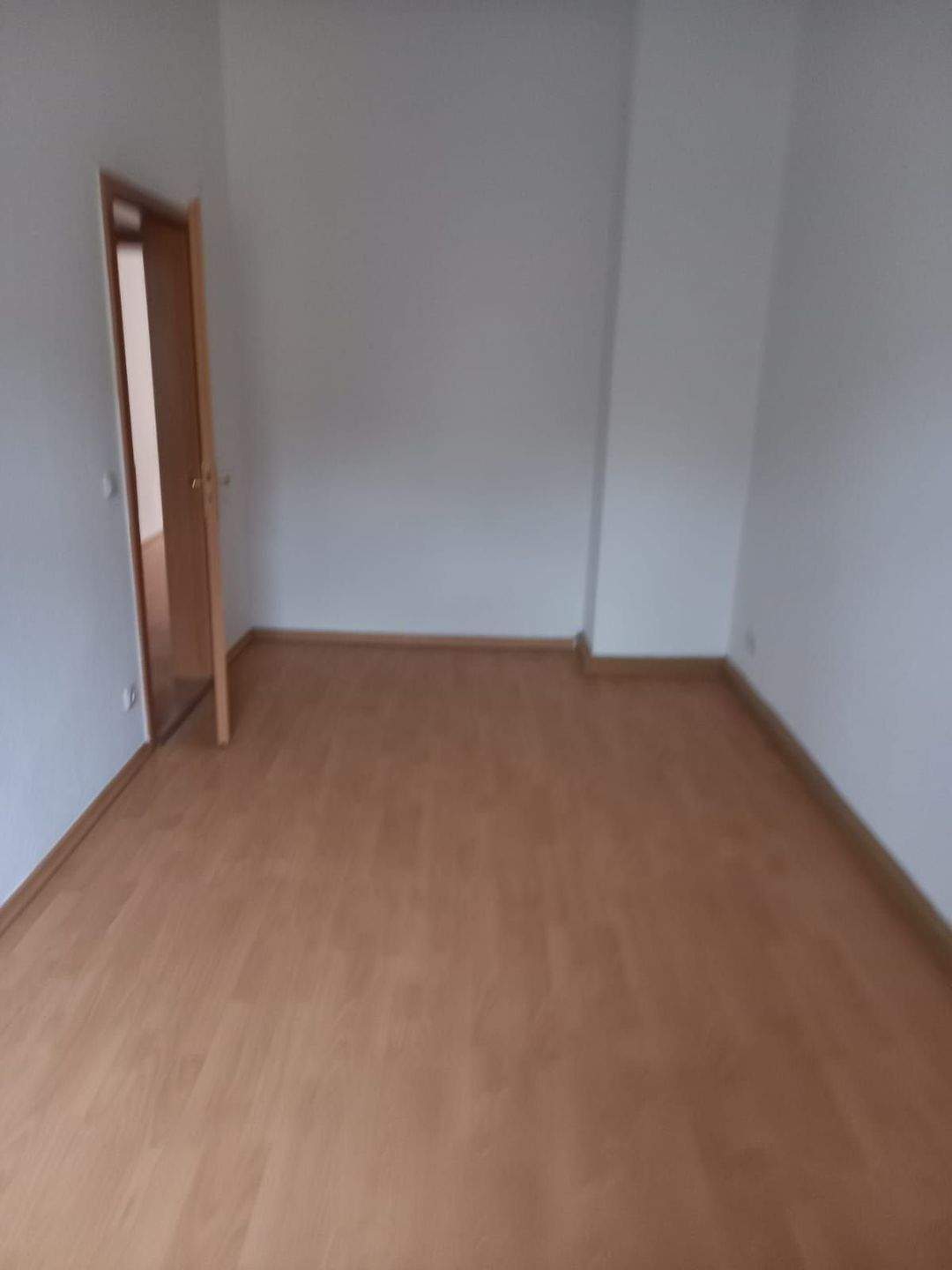 Wie wär's mit einer hübschen Drei-Zimmer-Wohnung mit Balkon? – Chemnitz – Vorschaubild 7