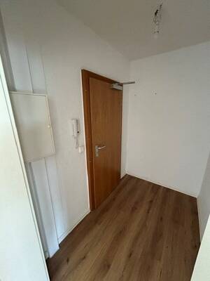 Frisch renovierte 1Raumwohnung im 5. Obergeschoss – 4349 Leipzig – Vorschaubild 2