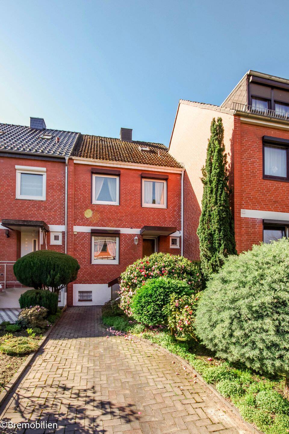 Einziehen & wohlfühlen - Reihenhaus in Bremen-Osterholz mit Garage – Bremen – Vorschaubild 2