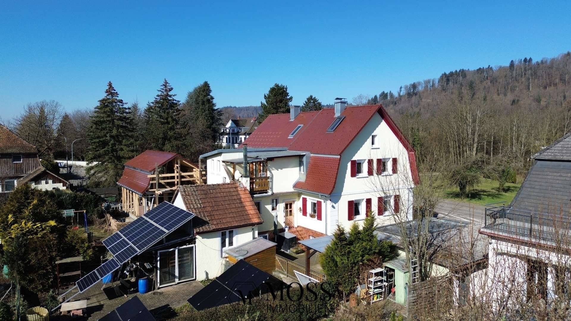 Charmante Doppelhaushälfte mit vielen Extras in sehr gutem Unterhaltszustand – Schopfheim – Bild 1 von 9