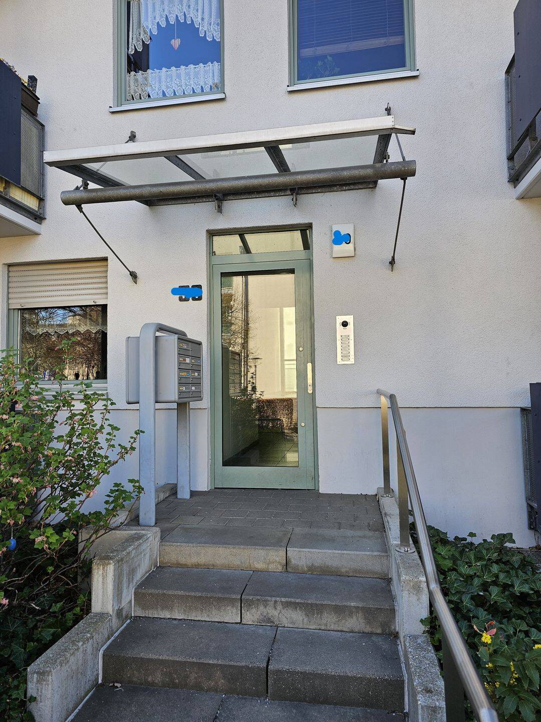 Reserviert-helle gepflegte 4 Raum Wohnung in grüner Lage mit EBK und großem BALKON zzgl. Tiefgarage – Dresden – Vorschaubild 5