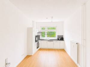 Großzügige 3-Zimmer-Wohnung mit Sonnenbalkon im grünen Drake Park – 12205 Berlin – Vorschaubild 4