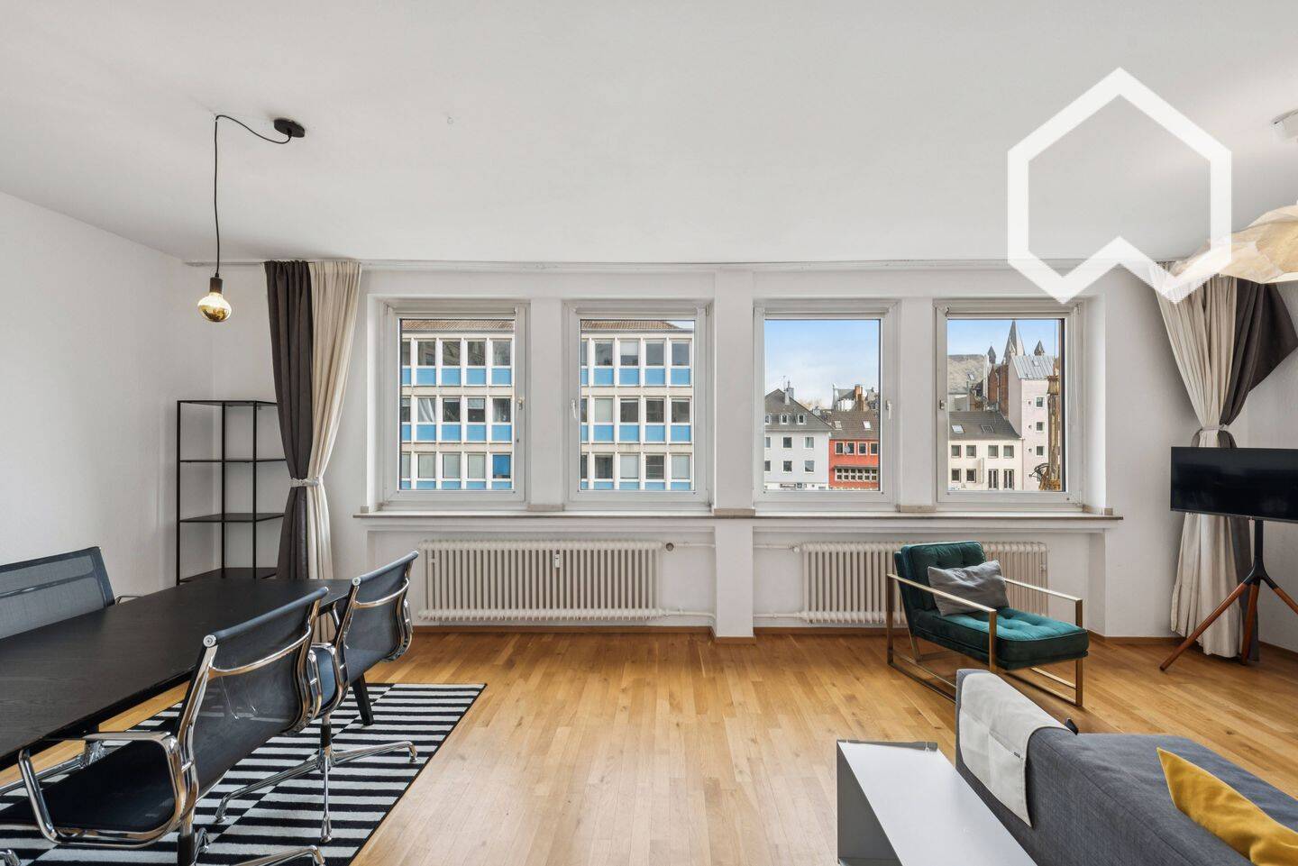 Liebevoll eingerichtete & häusliche Wohnung – Köln – Vorschaubild 2