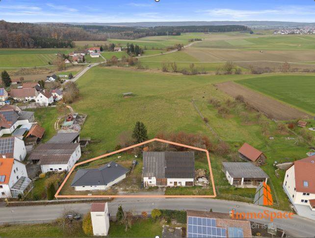 *** BUNGALOW IN IDYLLISCHER ORTSRANDLAGE - MIT STADEL UND EINEM BAUGRUNDSTÜCK*** – Uttenweiler – Bild 1 von 9