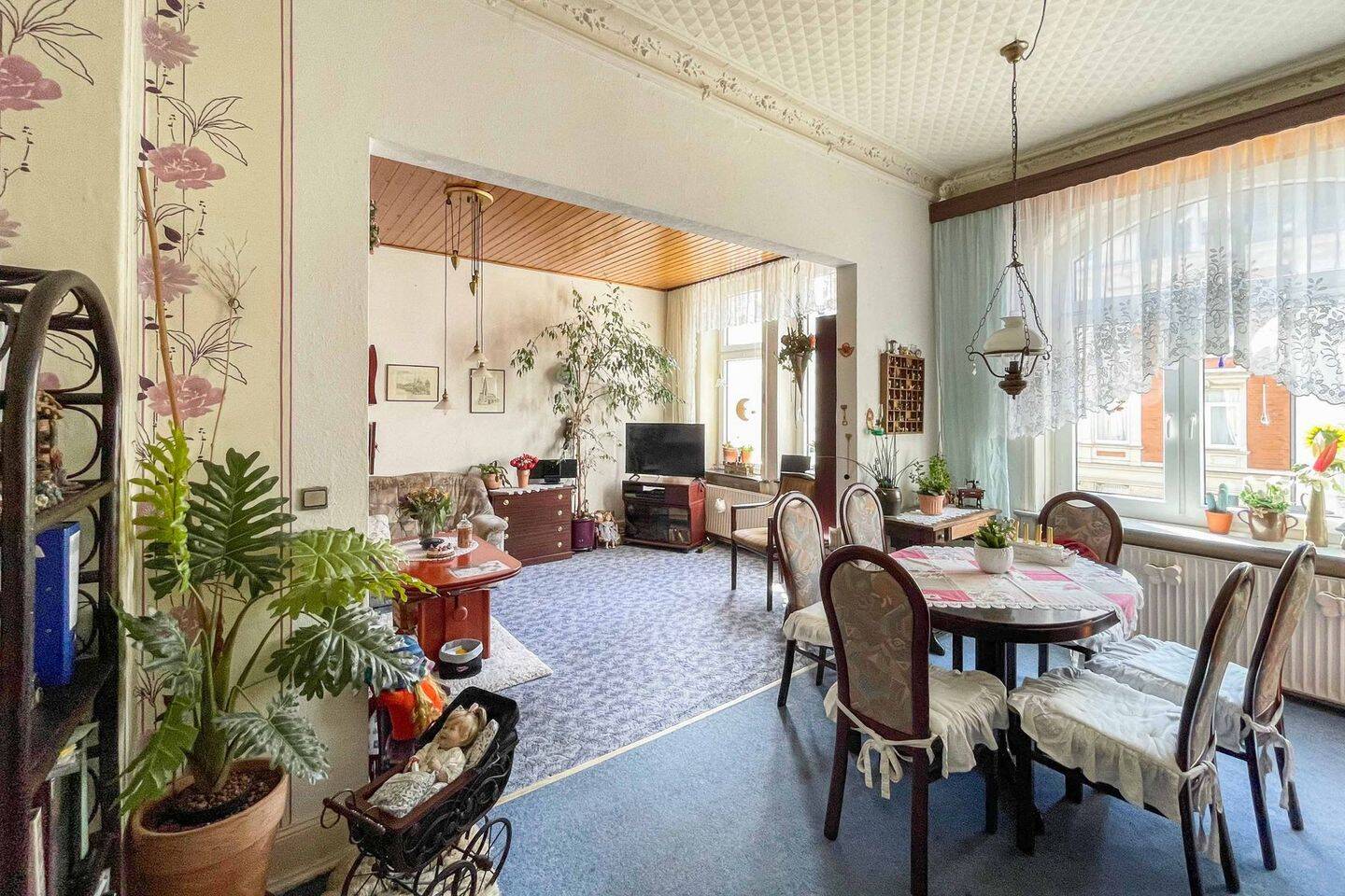 Stuck, Dielen & Licht - Altbau mit Charakter und Renovierungspotenzial für deinen Wohntraum – Lübeck – Vorschaubild 4