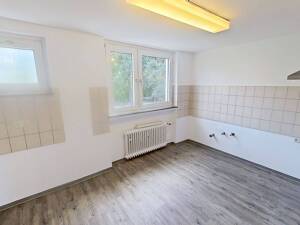 Viel Raum zum Leben: Gepflegte 4-Zimmer-Wohnung mit Balkon, Einbauschränken & 2 Bädern – 33104 Paderborn – Vorschaubild 9