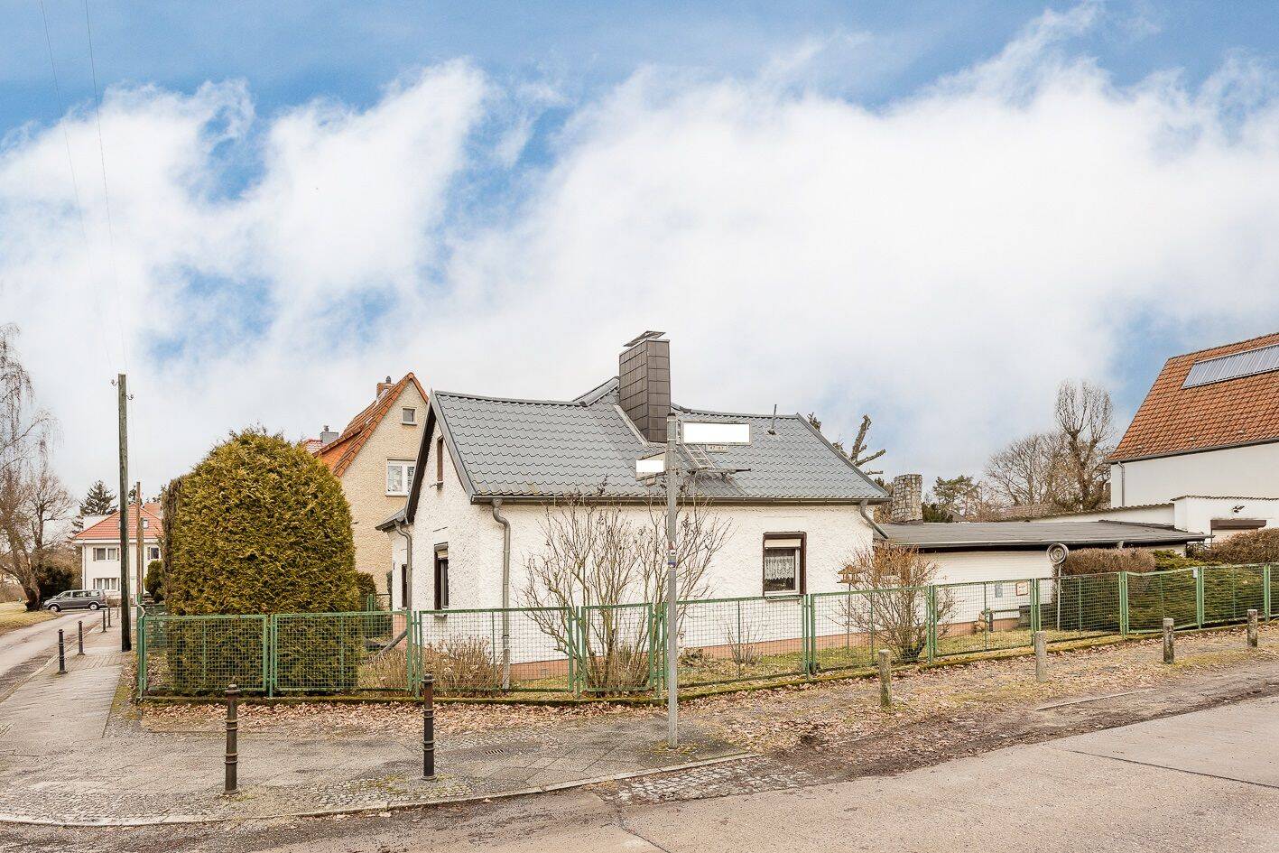 Kleines Einfamilienhaus mit Ausbaupotential in Berlin-Biesdorf – Berlin – Vorschaubild 3