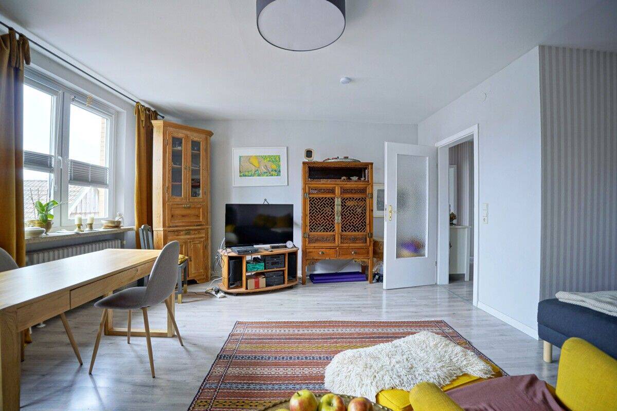 Sofort verfügbar: Helle, gepflegte Eigentumswohnung mit Balkon und Stellplatz im Herzen von Neustadt – Neustadt am Rübenberge – Vorschaubild 3