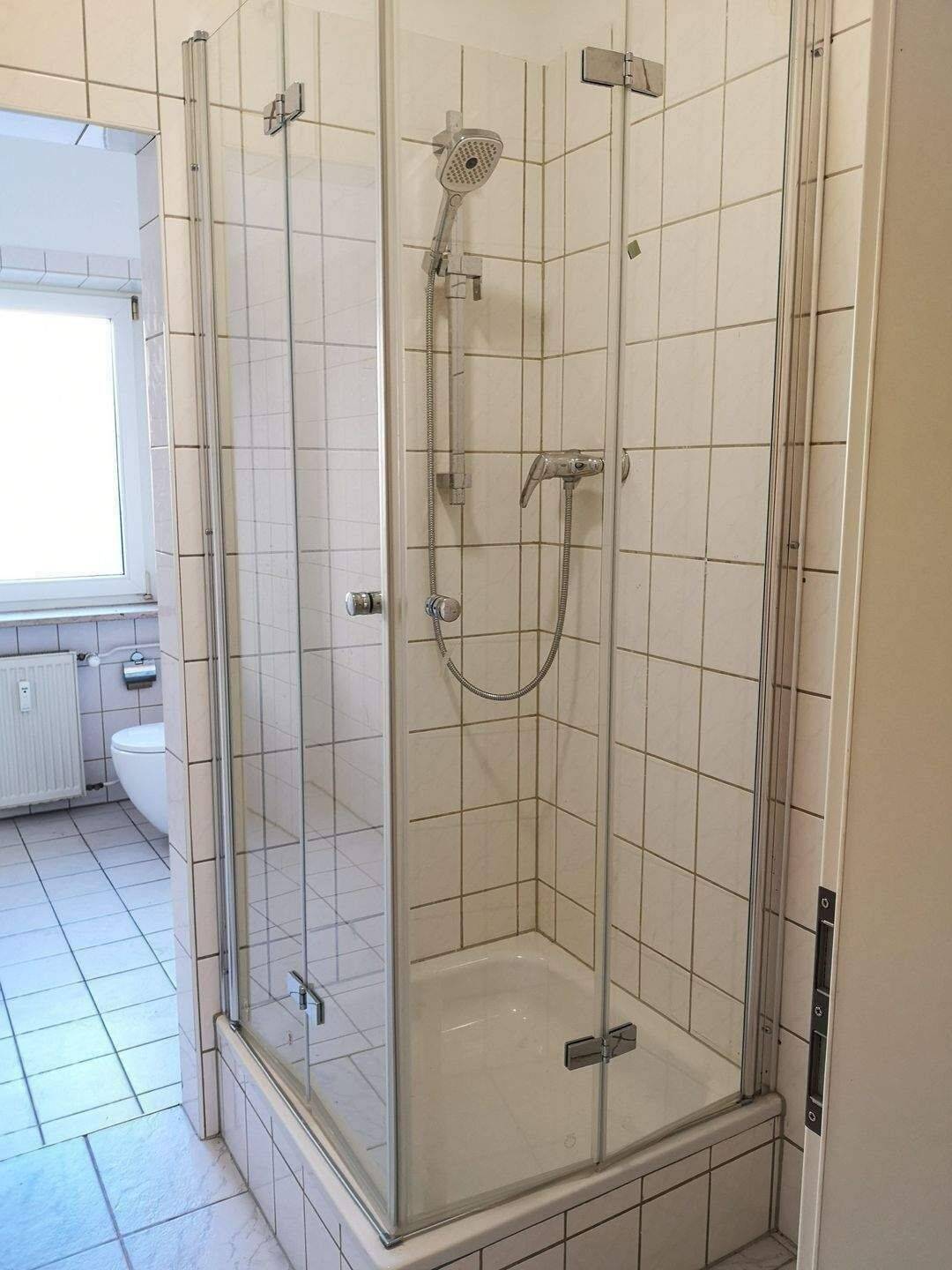 Gut vermietete 2-Zimmer-Wohnung Nbg.-Südstadt, Baujahr 1992, hell, zentral, EBK, Lift und Heizung erneuert – Nürnberg – Vorschaubild 8