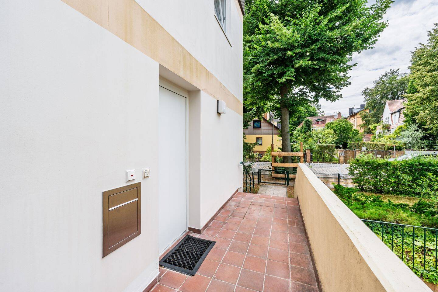 Fully renovated duplex apartment with a terrace, loggia, and parking space on the edge of the forest – Berlin – Vorschaubild 7