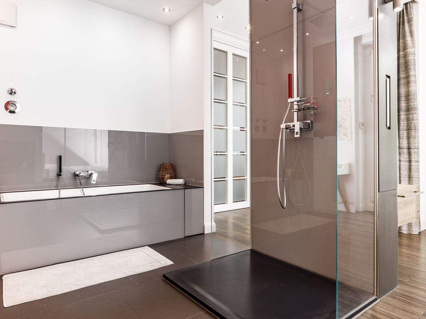 Loft Feeling - Moderne Altbauwohnung mit tollem Raumgefühl in ruhiger Seitenstraße vom Ku'damm – Berlin – Vorschaubild 8