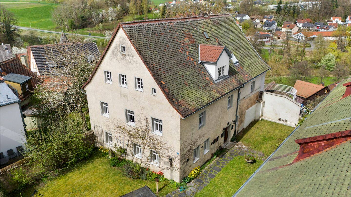 Historisches Schmuckstück! Wohnhaus in zentraler Innenstadtlage mit denkmalgeschütztem Fabrikgebäude – Creußen – Vorschaubild 2