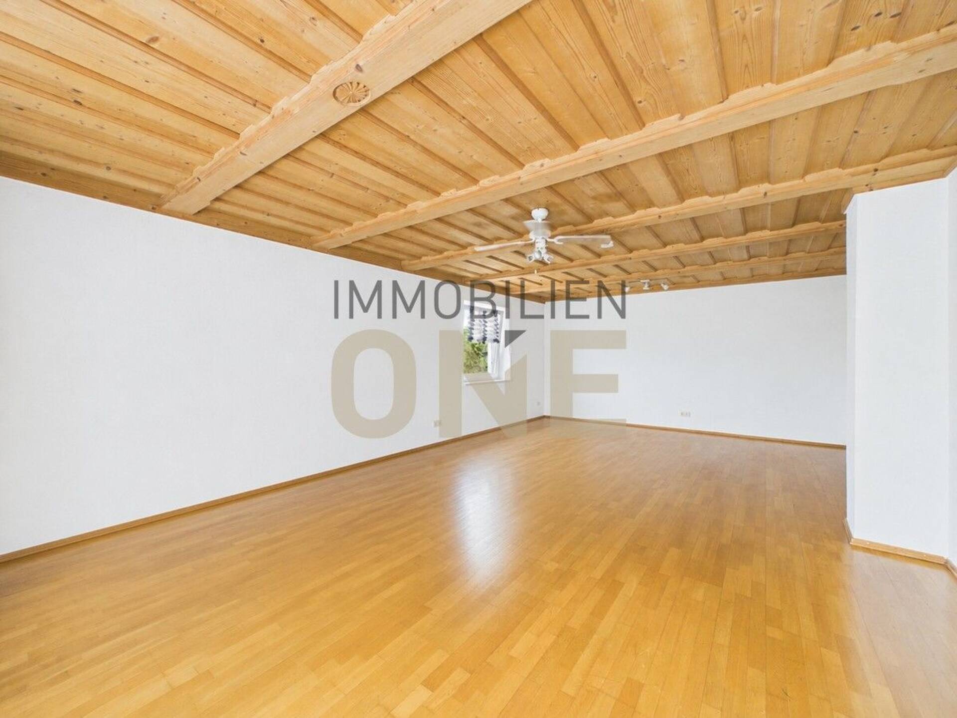 Mehrfamilienhaus in 92245 Kümmersbruck mit 244,49 m² kaufen