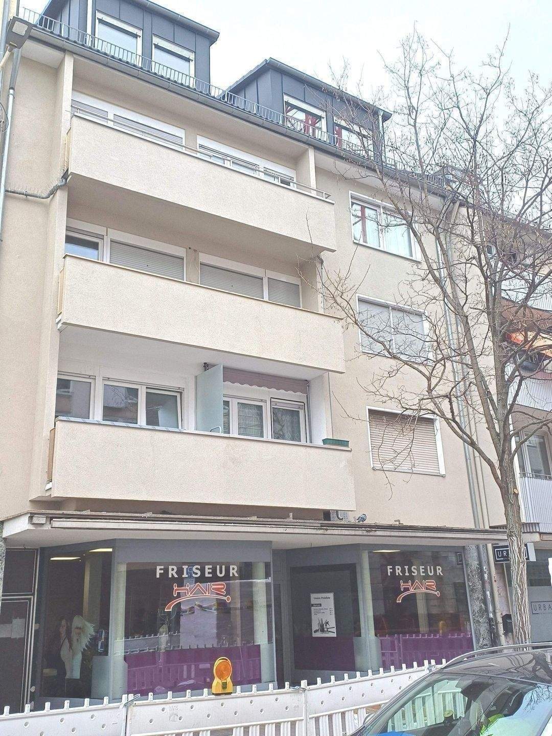 3-Zimmer-Wohnung mit Balkon, moderner Einbauküche und Fussbodenheizung in zentraler Südstadtlage von Nürnberg – Nürnberg – Bild 1 von 9