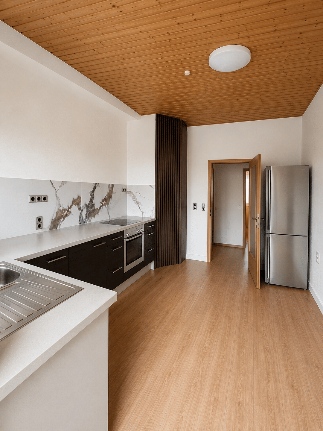 Moderne 4 Zimmer-Wohnung++ WG geeignete Wohnung++Küche++Loggia – Pforzheim – Vorschaubild 3