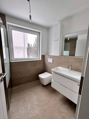 Großzügiges Neubau Einfamilienhaus mit ca. 160 m² auf drei Ebenen in Berlin Rudow – 12487 Berlin – Vorschaubild 2