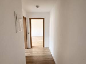 Schöne 2-Raumwohnung mit Balkon, Stpl. und neuer EBK! Tageslichtbad! – 8058 Zwickau – Vorschaubild 6