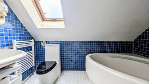 Familienhaus mit Kamin, Rosengarten und Potenzial auf 500 m² Grundstück – 13591 Berlin – Vorschaubild 8