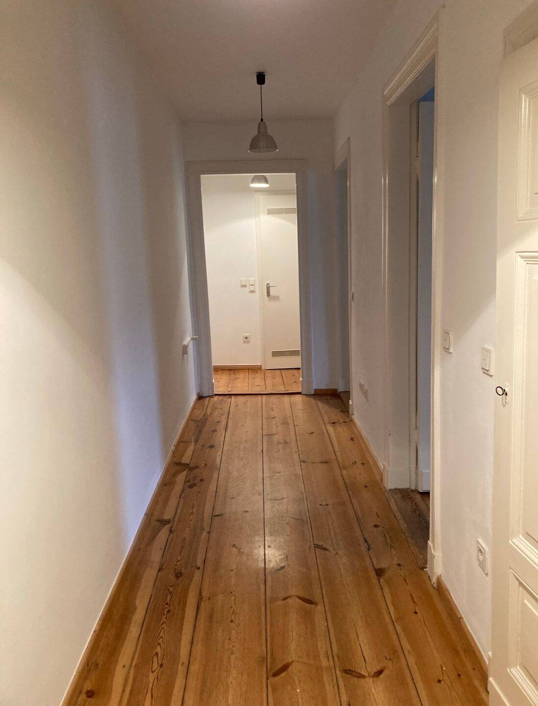 gepflegte kleine Altbauwohnung mit großem Westbalkon - frei beziehbar - – Berlin – Vorschaubild 4