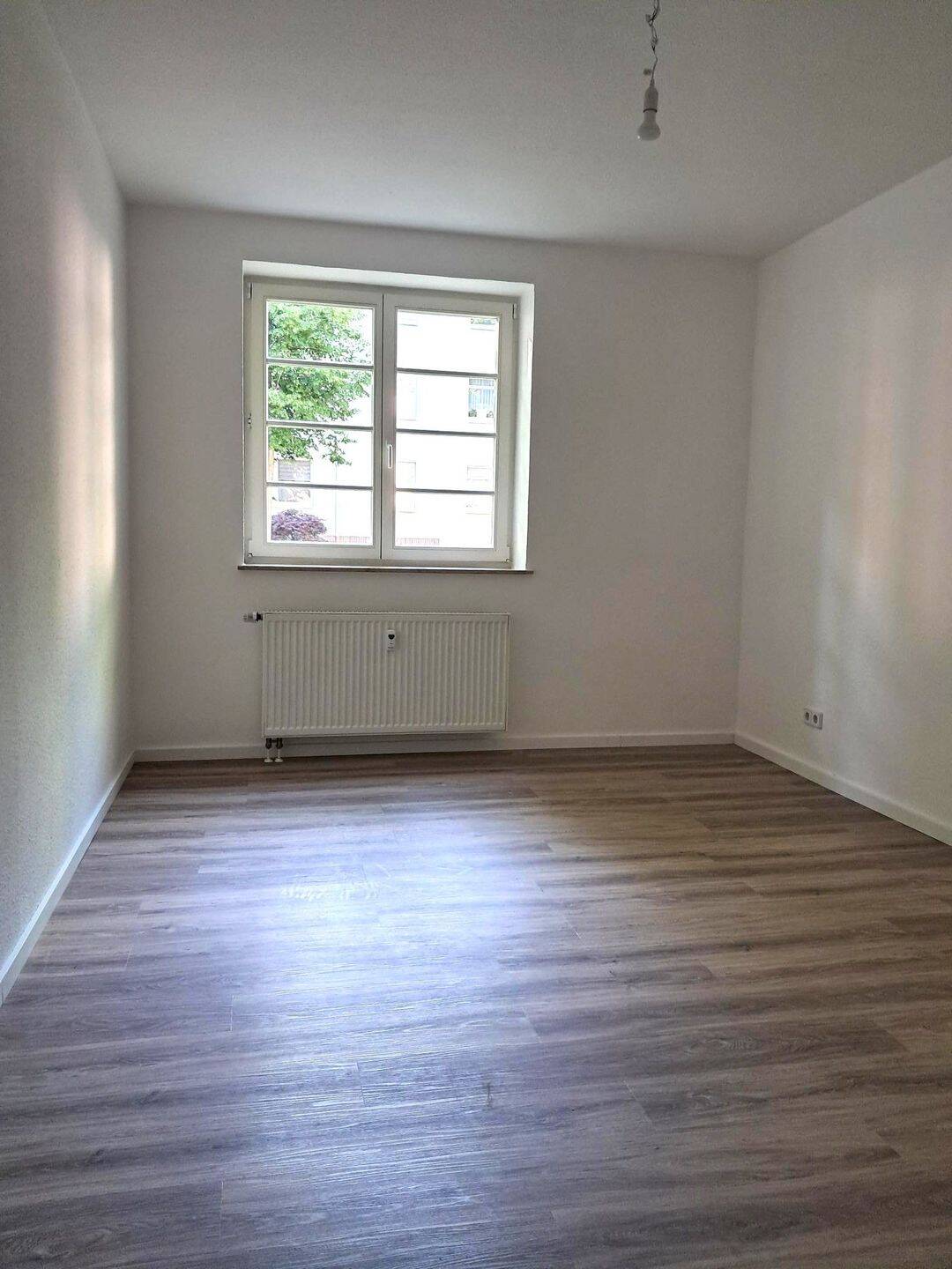 * Singlewohnung * Balkon * EINBAUKÜCHE * Badezimmer * Stellplatz * FREI – Chemnitz – Vorschaubild 5