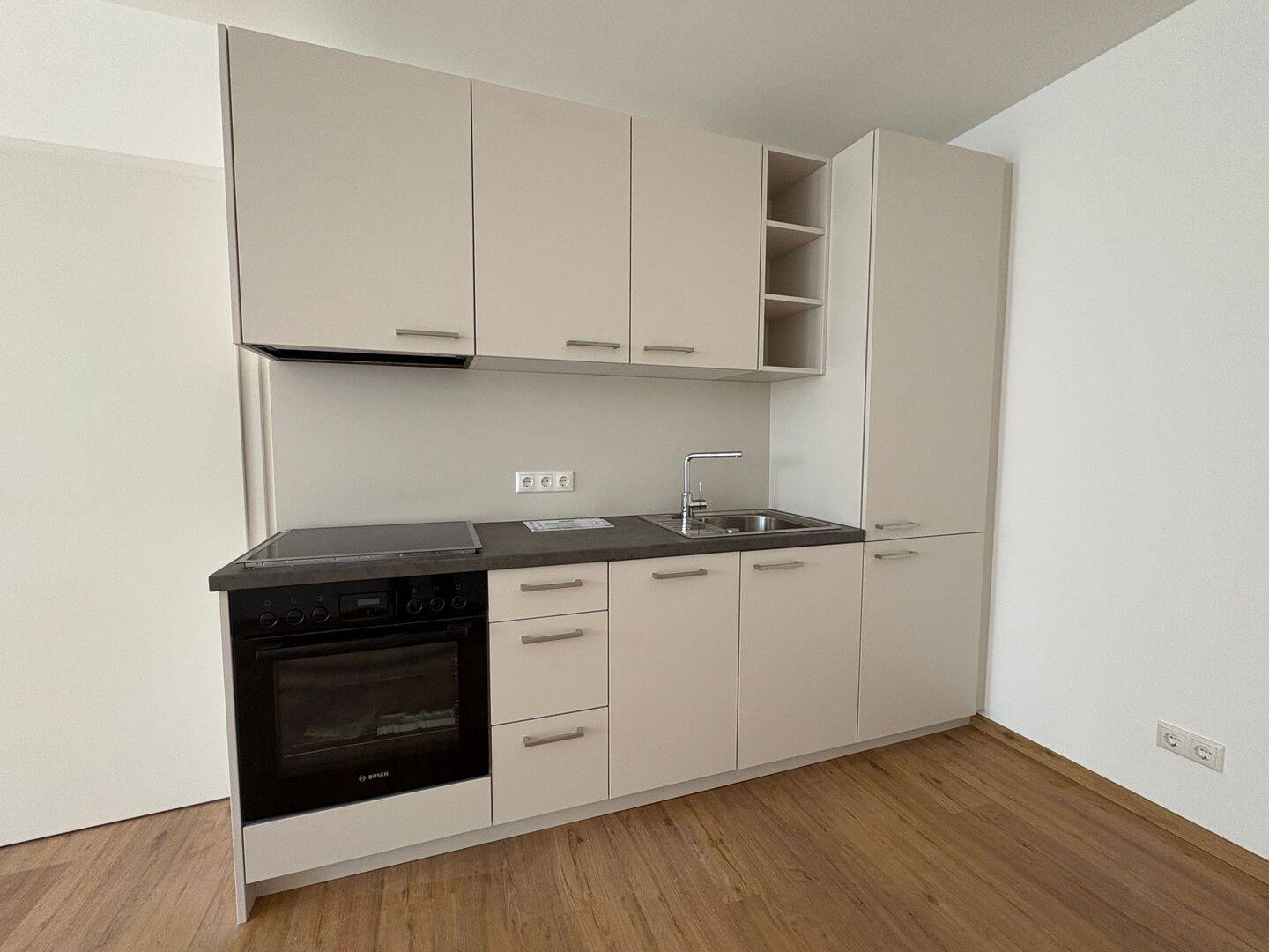 2-Zimmer-Wohnung mit geräumigem Bad und Einbauküche am Bismarckplatz - Wohnung 16 – Regensburg – Vorschaubild 4