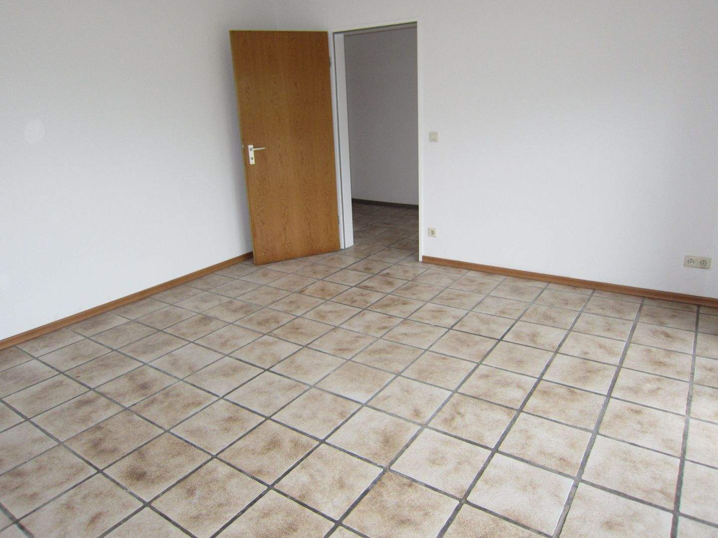 Schöne 2 Zimmer Wohnung in Wanheimerort – Duisburg – Vorschaubild 9
