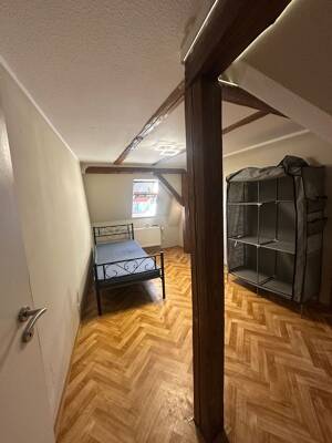 Renoviertes, möbliertes WG-Zimmer in Erlangen Süd - 550 € warm – 91052 Erlangen – Vorschaubild 1